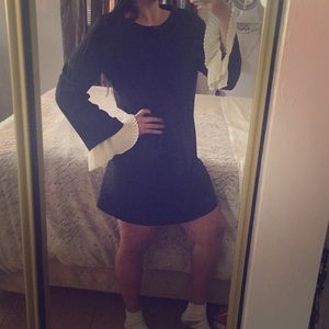 Classy dress! Worn one! Beautiful!